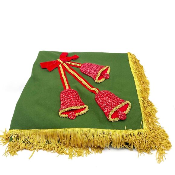 Vintage Midcentury Christmas Tablecloth Green Red Sequin Bells Gold Fringe Xmas - Picture 4 of 6